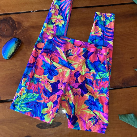 Fused Hawaii leggings/swim pants size medium but fit more like a small - Picture 1 of 7